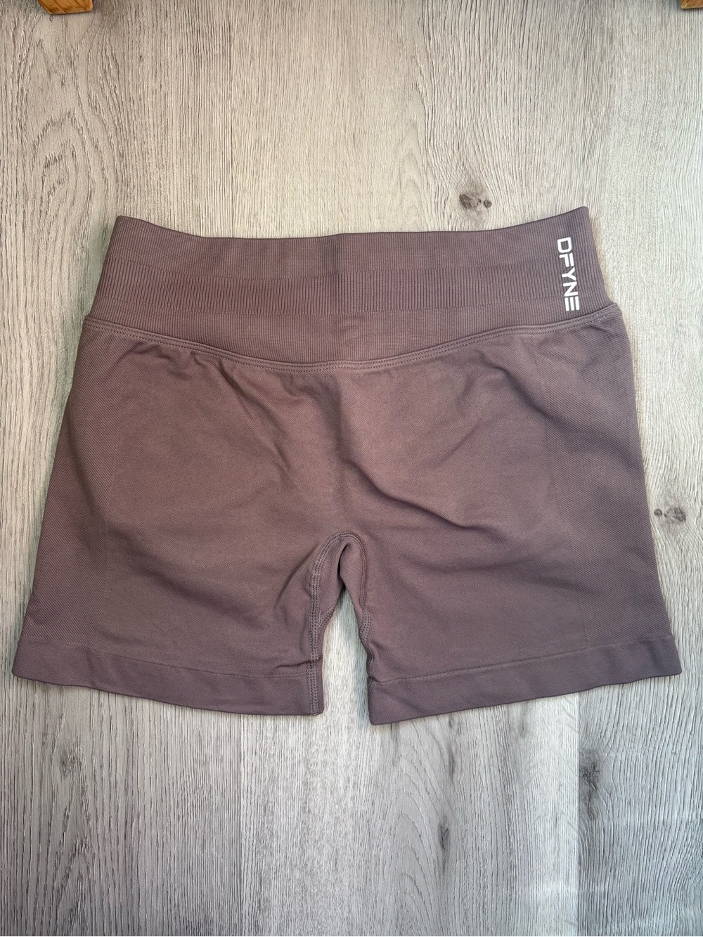 DFYNE Truffle 4.5” Shorts Medium